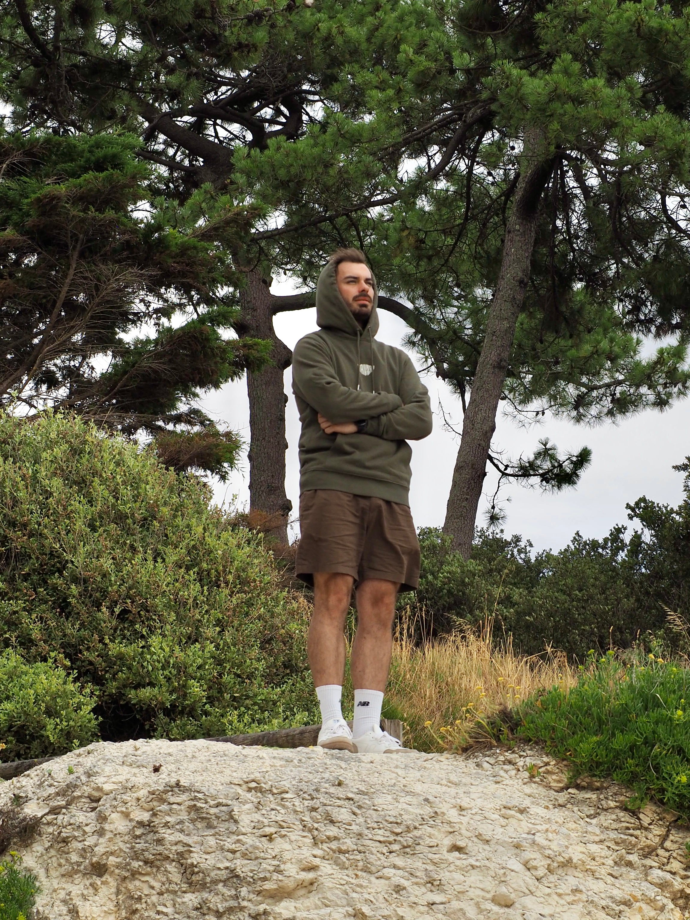 Sweat brodé à capuche